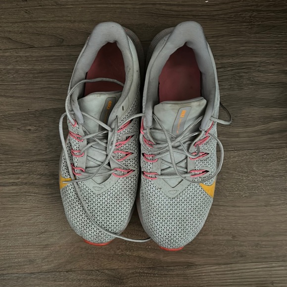 Nike? - Picture 1 of 5